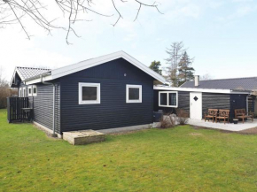 Gorgeous Holiday Home in Funen Syddanmark with Sauna, Bogense